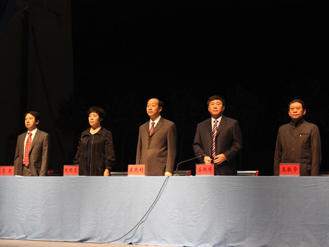 91视频
举行2014级新生开学典礼2